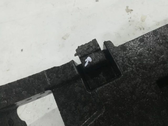 bontott SKODA SUPERB III Hátsó Lökhárító Ütközés Elnyelő Hab