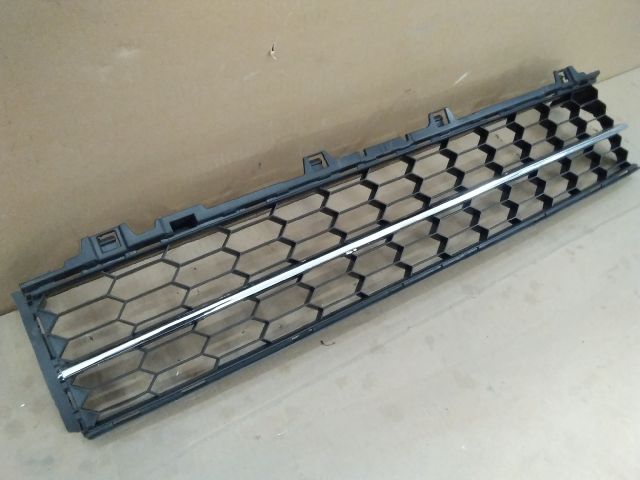 bontott SKODA SUPERB III Hűtőrács