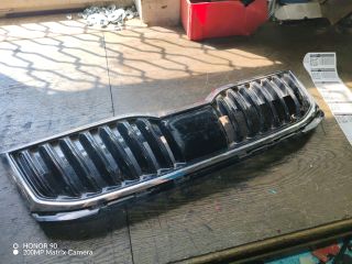 bontott SKODA SUPERB III Hűtőrács