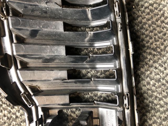 bontott SKODA SUPERB III Hűtőrács