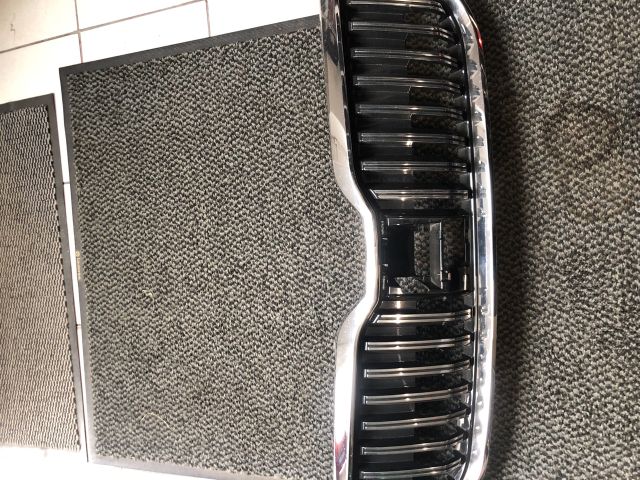 bontott SKODA SUPERB III Hűtőrács