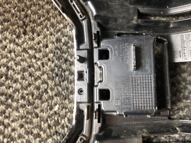 bontott SKODA SUPERB III Hűtőrács