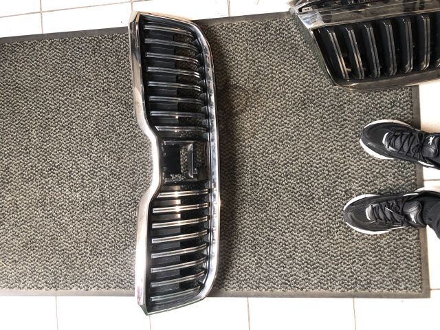 bontott SKODA SUPERB III Hűtőrács