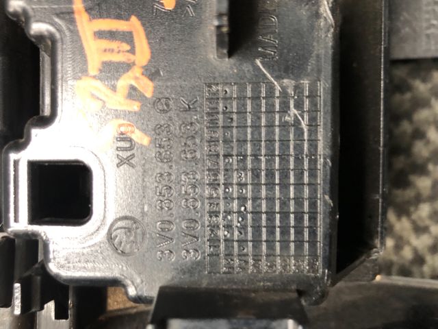 bontott SKODA SUPERB III Hűtőrács