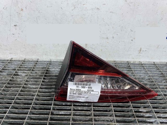 bontott SKODA SUPERB III Jobb Belső Hátsó Lámpa