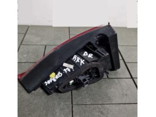 bontott SKODA SUPERB III Jobb Belső Hátsó Lámpa