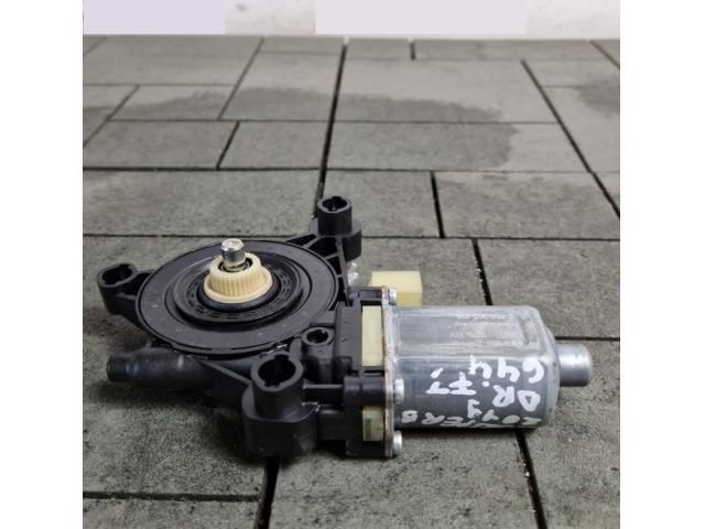 bontott SKODA SUPERB III Jobb első Ablakemelő Motor