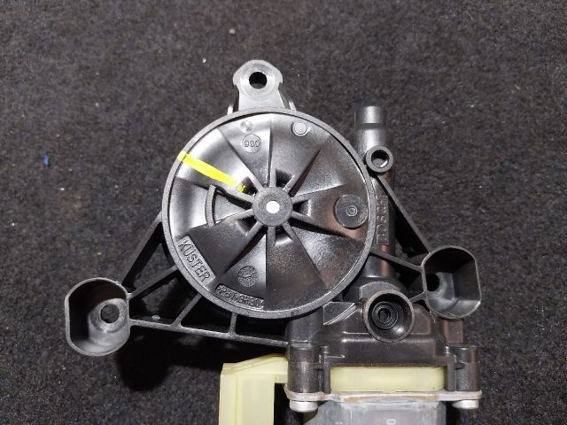 bontott SKODA SUPERB III Jobb első Ablakemelő Motor