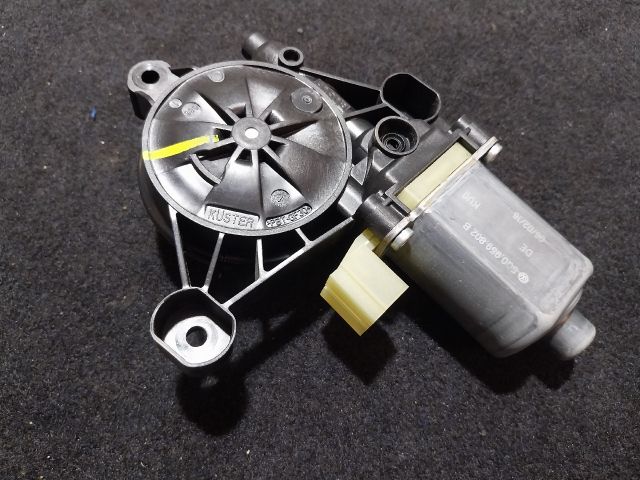 bontott SKODA SUPERB III Jobb első Ablakemelő Motor