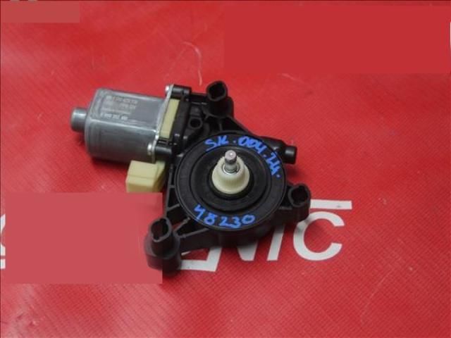 bontott SKODA SUPERB III Jobb első Ablakemelő Motor