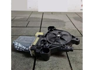 bontott SKODA SUPERB III Jobb első Ablakemelő Motor