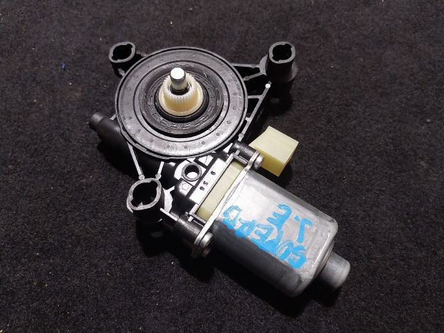 bontott SKODA SUPERB III Jobb első Ablakemelő Motor