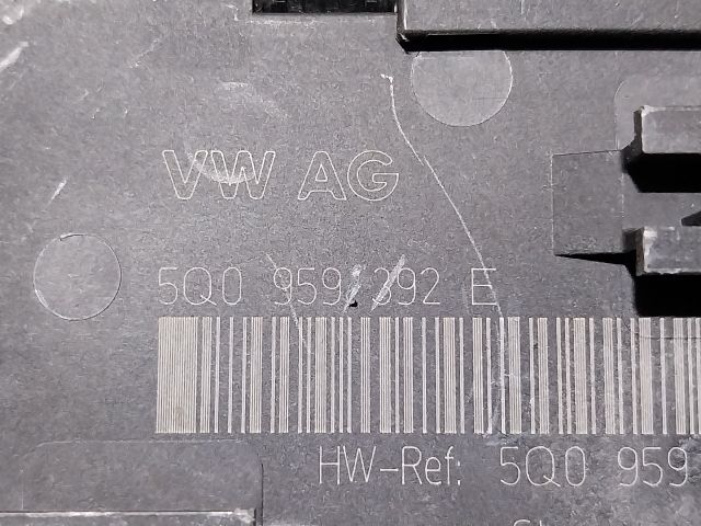 bontott SKODA SUPERB III Jobb első Ajtó Vezérlőegység