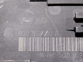 bontott SKODA SUPERB III Jobb első Ajtó Vezérlőegység