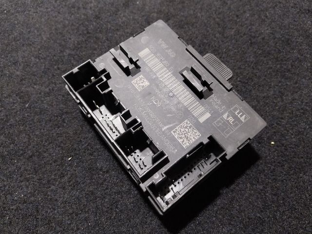 bontott SKODA SUPERB III Jobb első Ajtó Vezérlőegység