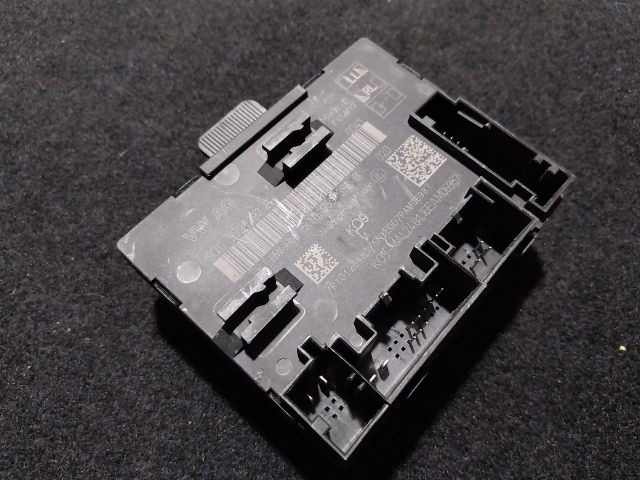 bontott SKODA SUPERB III Jobb első Ajtó Vezérlőegység