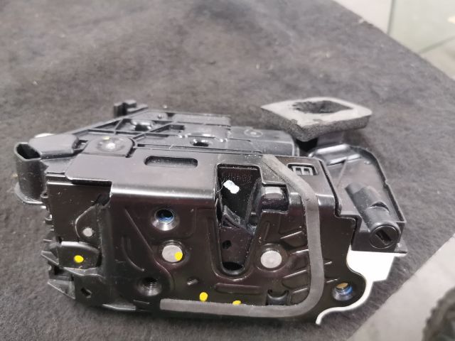 bontott SKODA SUPERB III Jobb első Ajtózár