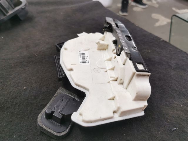 bontott SKODA SUPERB III Jobb első Ajtózár