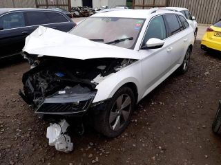 bontott SKODA SUPERB III Jobb első Belső Küszöb Burkolat