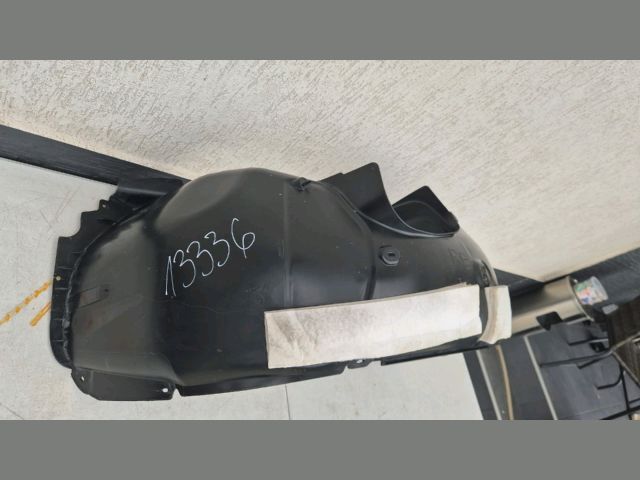 bontott SKODA SUPERB III Jobb első Dobbetét (Kerékjárati, Műanyag)