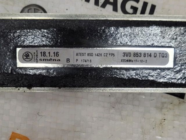 bontott SKODA SUPERB III Jobb első Küszöb Díszléc