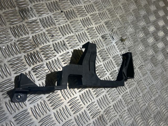 bontott SKODA SUPERB III Jobb első Oldal Lökhárító Tartó (Műanyag)