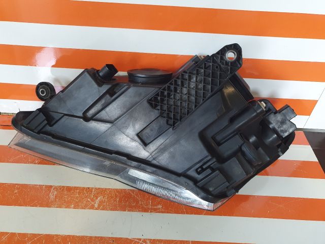 bontott SKODA SUPERB III Jobb Fényszóró