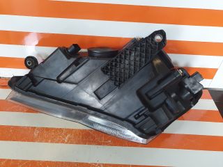 bontott SKODA SUPERB III Jobb Fényszóró