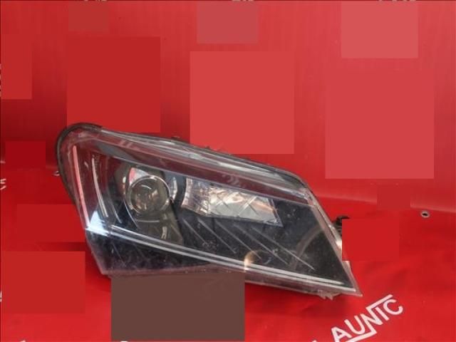 bontott SKODA SUPERB III Jobb Fényszóró