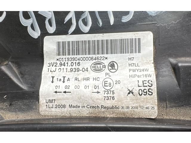 bontott SKODA SUPERB III Jobb Fényszóró