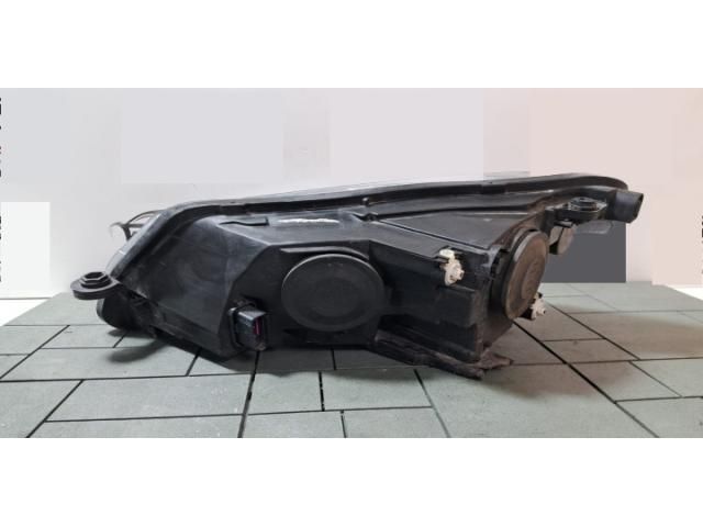 bontott SKODA SUPERB III Jobb Fényszóró