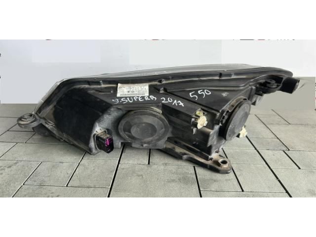 bontott SKODA SUPERB III Jobb Fényszóró