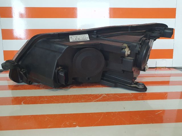 bontott SKODA SUPERB III Jobb Fényszóró