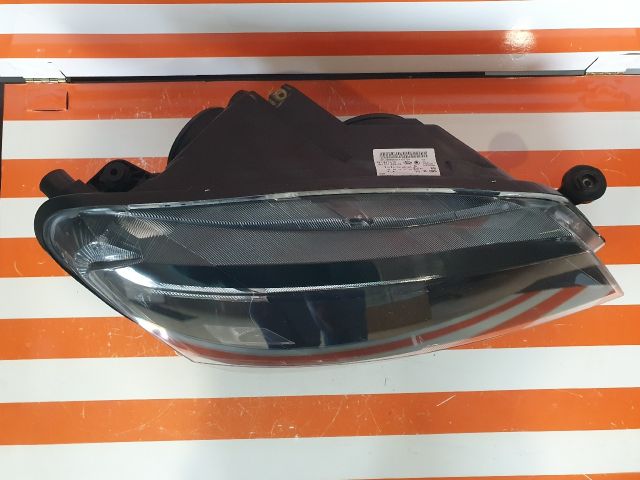 bontott SKODA SUPERB III Jobb Fényszóró