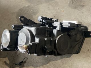 bontott SKODA SUPERB III Jobb Fényszóró