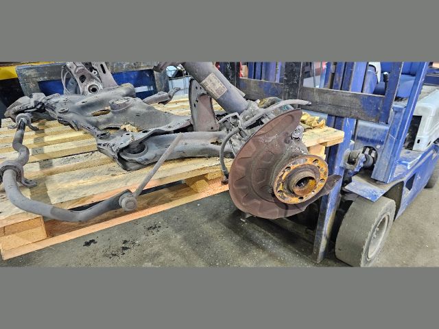 bontott SKODA SUPERB III Jobb Gólyaláb Csonkállvánnyal