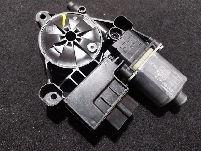 bontott SKODA SUPERB III Jobb hátsó Ablakemelő Motor