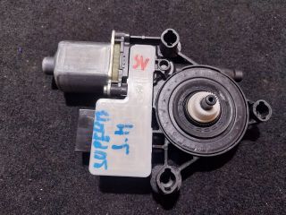 bontott SKODA SUPERB III Jobb hátsó Ablakemelő Motor