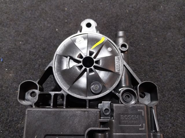 bontott SKODA SUPERB III Jobb hátsó Ablakemelő Motor