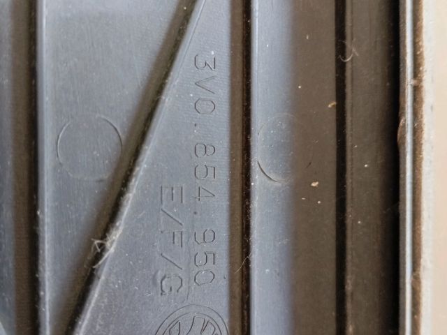 bontott SKODA SUPERB III Jobb hátsó Ajtó Díszléc