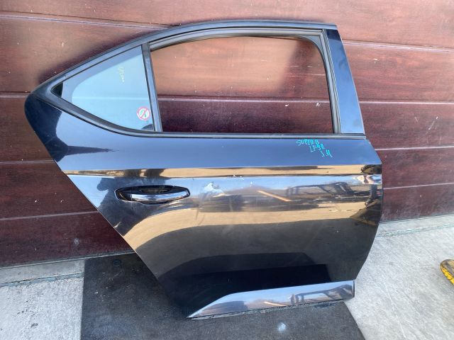 bontott SKODA SUPERB III Jobb hátsó Ajtó (Részeivel)