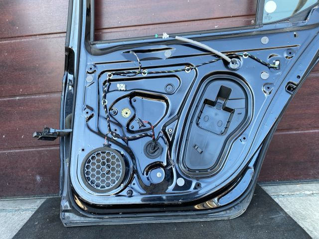 bontott SKODA SUPERB III Jobb hátsó Ajtó (Részeivel)