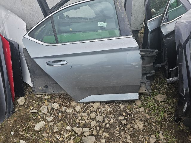 bontott SKODA SUPERB III Jobb hátsó Ajtó (Üres lemez)