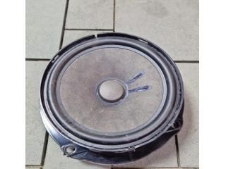 bontott SKODA SUPERB III Jobb hátsó Hangszóró