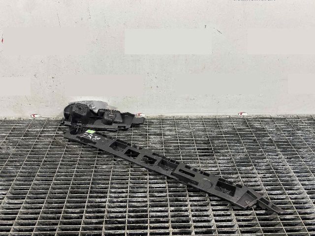 bontott SKODA SUPERB III Jobb hátsó Lökhárító Tartó (Műanyag)