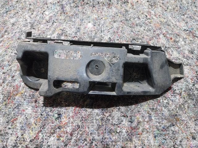 bontott SKODA SUPERB III Jobb hátsó Oldal Lökhárító Tartó (Műanyag)