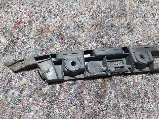 bontott SKODA SUPERB III Jobb hátsó Oldal Lökhárító Tartó (Műanyag)