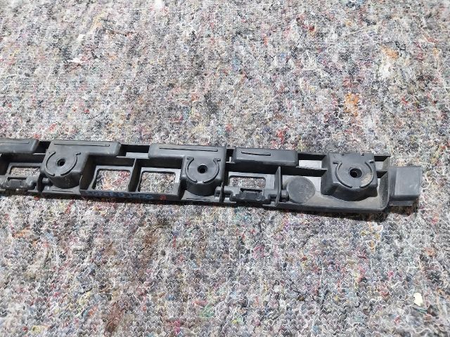 bontott SKODA SUPERB III Jobb hátsó Oldal Lökhárító Tartó (Műanyag)