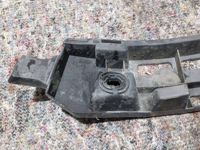 bontott SKODA SUPERB III Jobb hátsó Oldal Lökhárító Tartó (Műanyag)