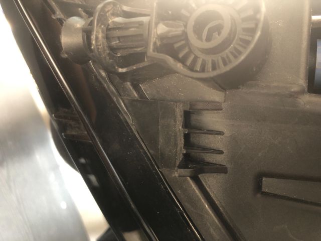 bontott SKODA SUPERB III Jobb Ködfényszóró